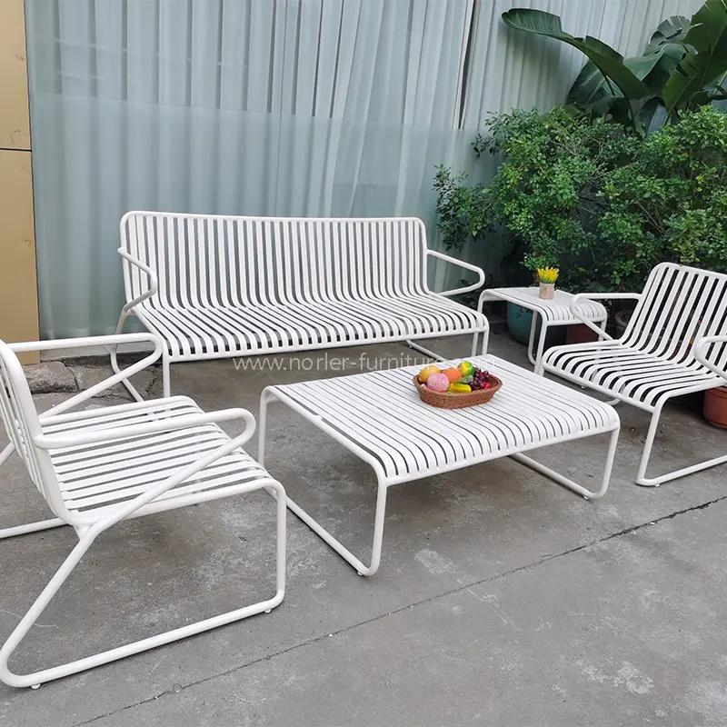 குளிர்காலத்தில் வெளிப்புற சோஃபாக்களை விட்டுவிட முடியுமா? குளிர்காலத்தில் வெளிப்புற சோஃபாக்களை விட்டுவிட முடியுமா?