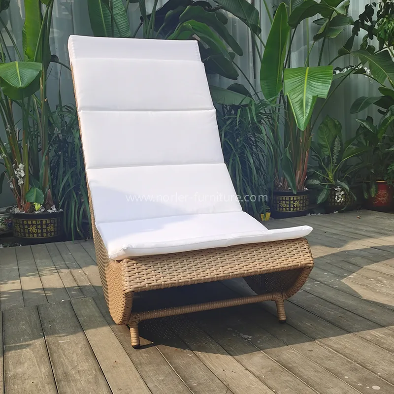 வெளிப்புற ஓய்வு அலுமினிய சட்டகம் PE RATTEN SUN LOUNGER