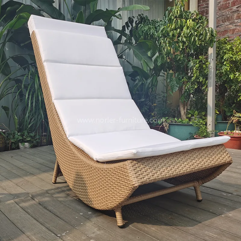 வெளிப்புற ஓய்வு அலுமினிய சட்டகம் PE RATTEN SUN LOUNGER